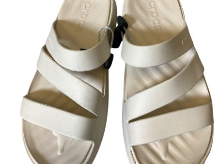 Sandals Flats By Crocs In Cream, Size: 11 For Cheap